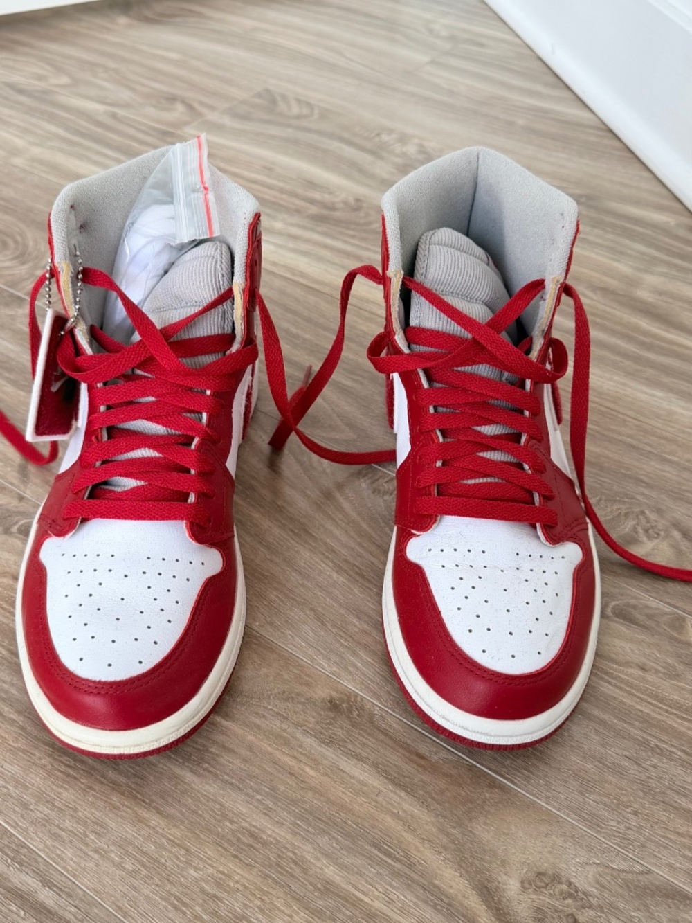 Air Jordan 1 Mid ‘Reverse Chicago / Red Toe’ - Women’s Size 9 (VNDS / Worn 3x)